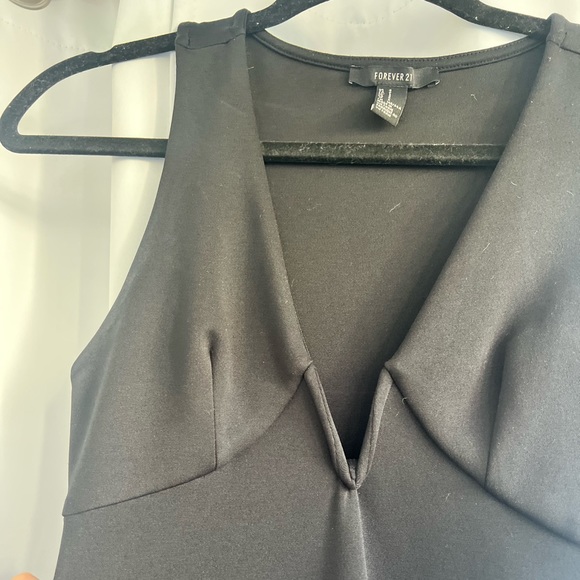 Deep-V mini dress - Picture 2 of 6